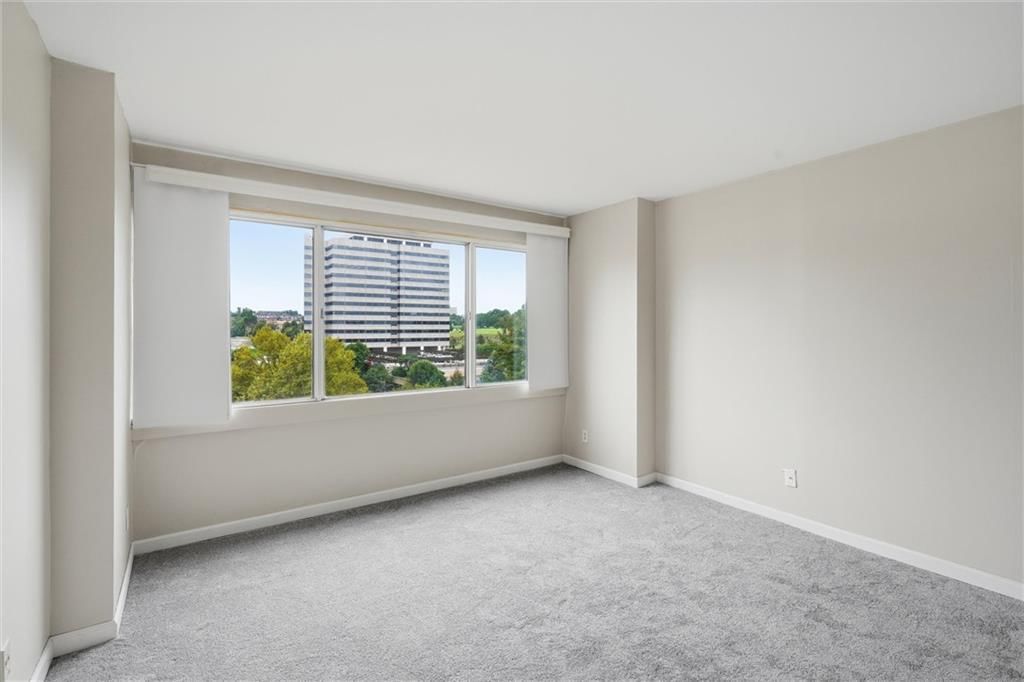 Photo 12 of 28 - 2510 Grand Boulevard #902, Kansas City, MO 64108