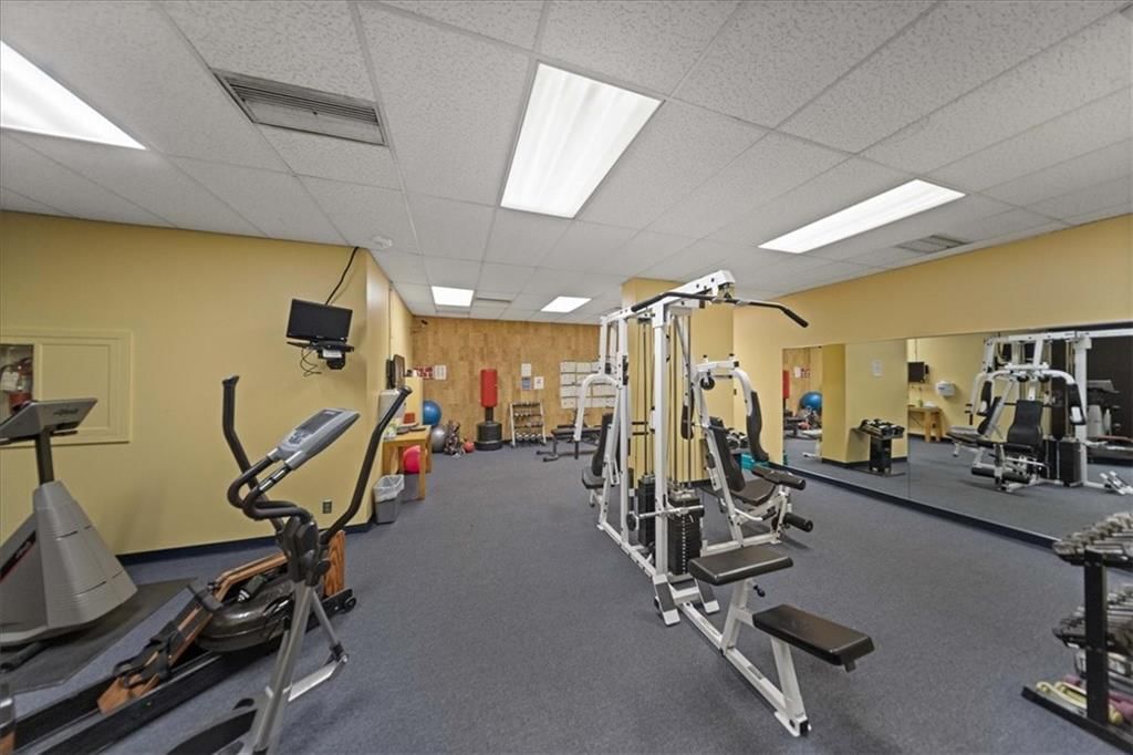 Home gym at 2510 Grand Boulevard #902, Kansas City, MO 64108