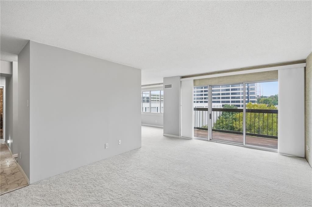 2510 Grand Boulevard, Kansas City, MO: listing photo 3