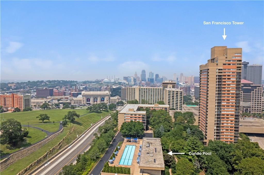 2510 Grand Boulevard, Kansas City, MO: listing photo 2