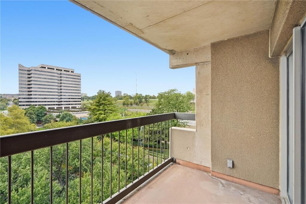 Photo 16 of 28 - 2510 Grand Boulevard #902, Kansas City, MO 64108