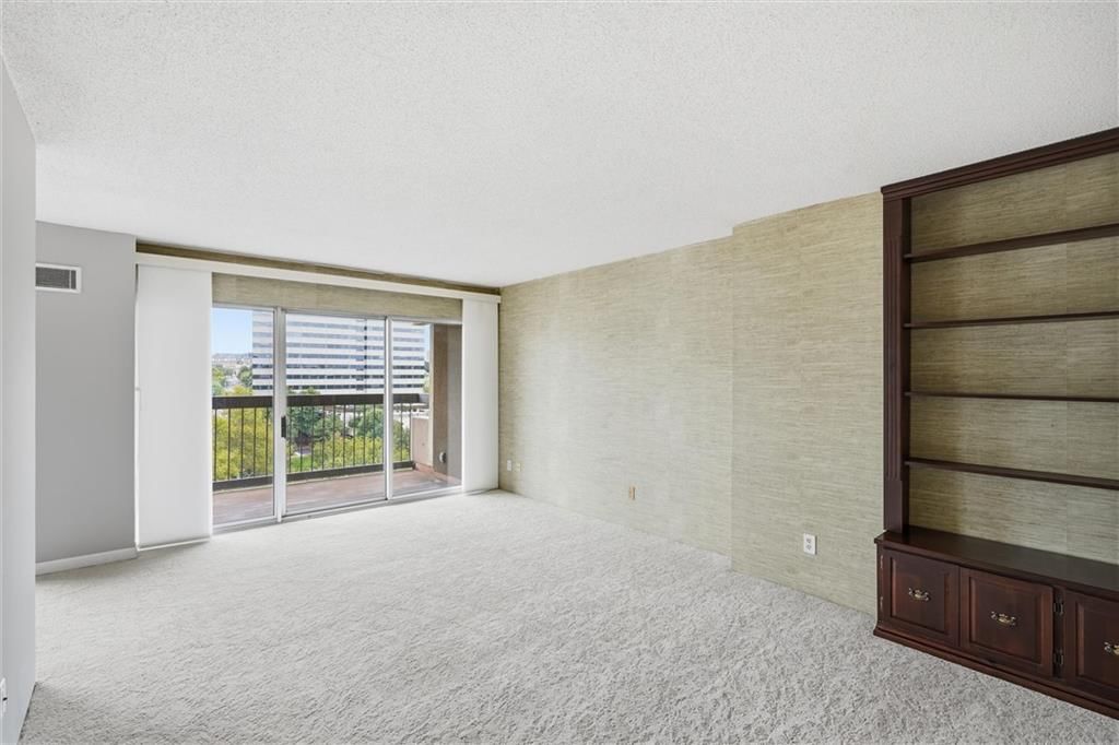 2510 Grand Boulevard, Kansas City, MO: listing photo 2