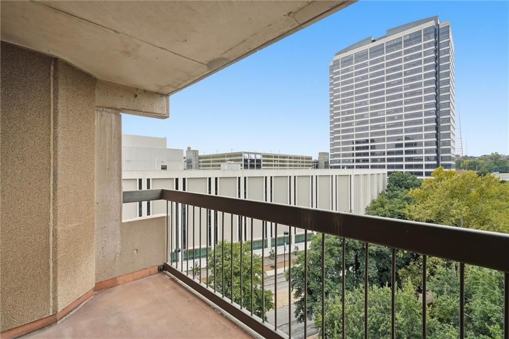 Photo 17 of 28 - 2510 Grand Boulevard #902, Kansas City, MO 64108