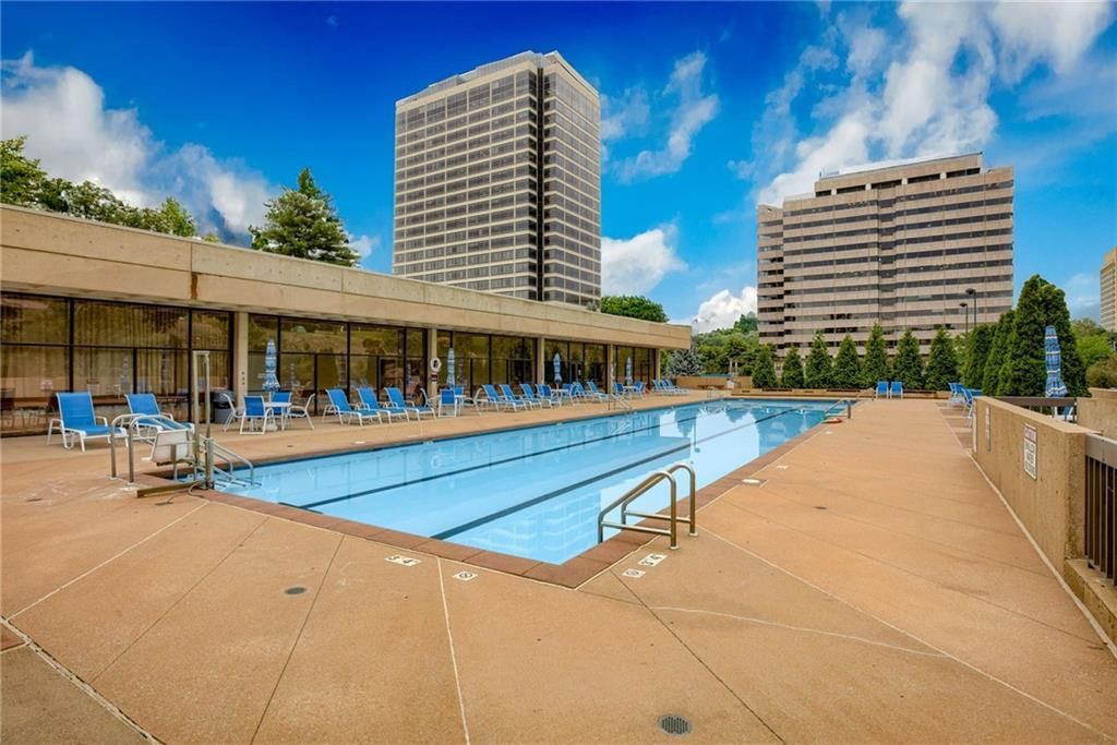 Photo 24 of 28 - 2510 Grand Boulevard #902, Kansas City, MO 64108