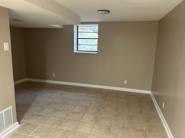 Photo 14 of 14 - 909/911 Madison Street, Leavenworth, KS 66048
