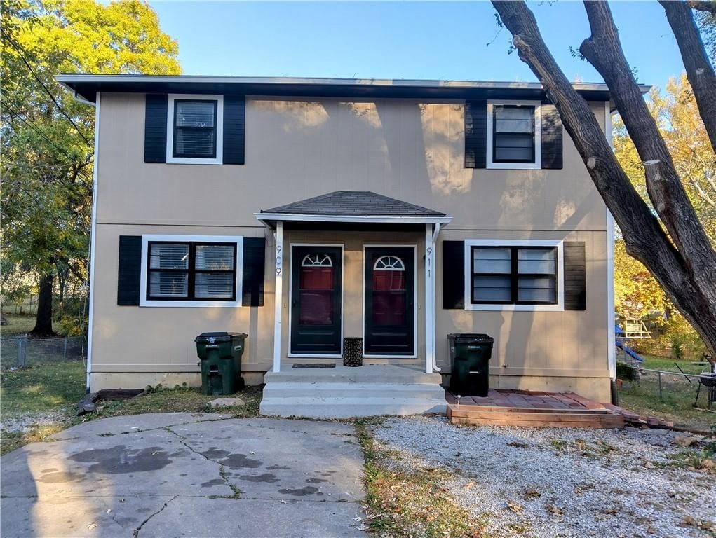 909/911 Madison Street, Leavenworth, KS