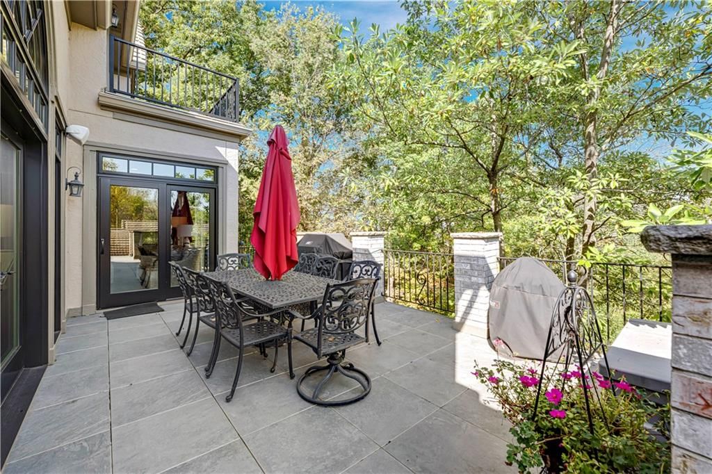 Photo 56 of 90 - 60 E Dundee Circle, Loch Lloyd, MO 64012