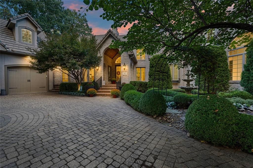 60 E Dundee Circle, Loch Lloyd, MO