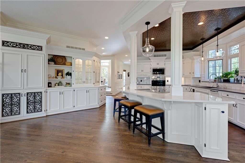 Photo 33 of 90 - 60 E Dundee Circle, Loch Lloyd, MO 64012
