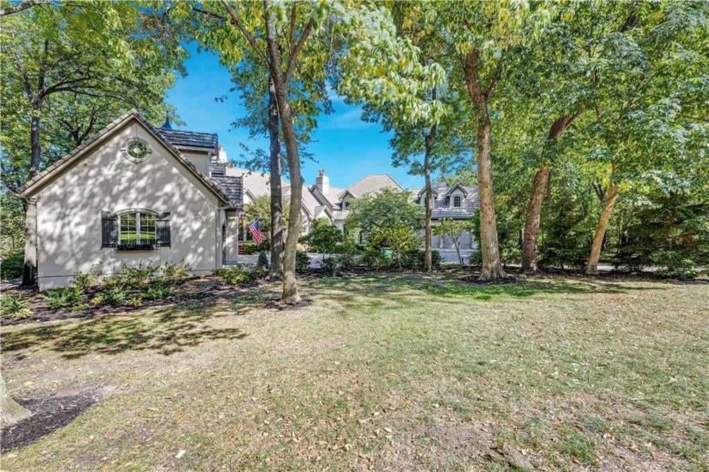 Photo 5 of 90 - 60 E Dundee Circle, Loch Lloyd, MO 64012