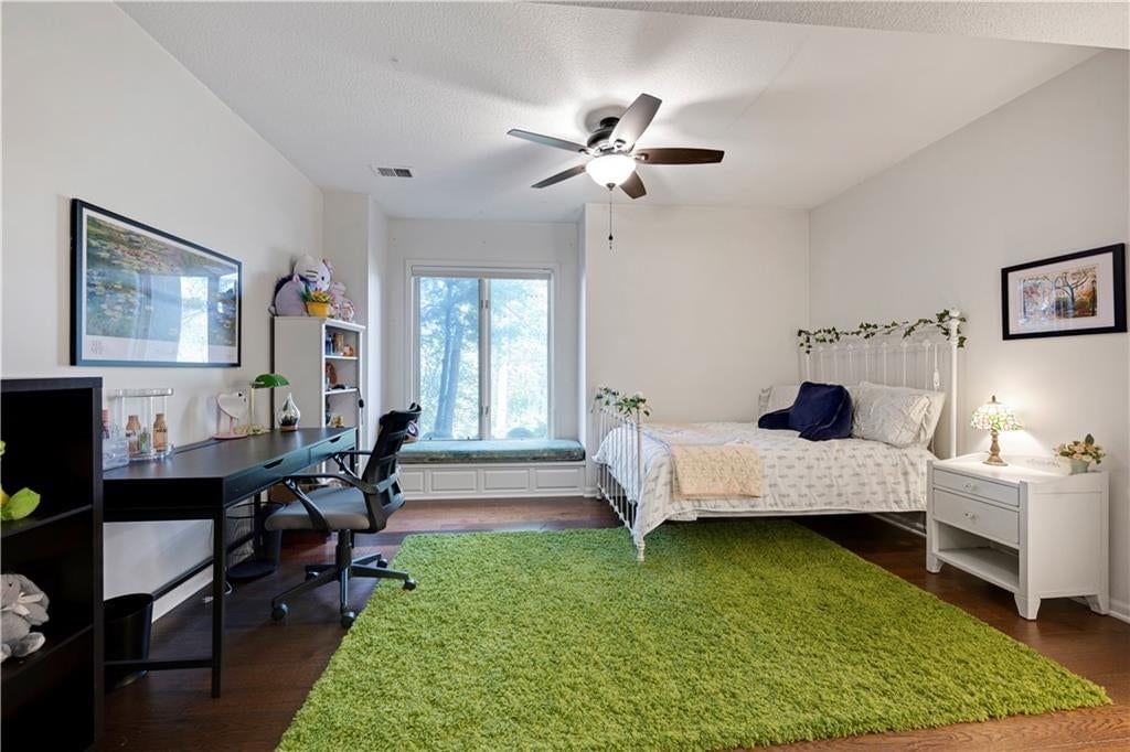 Photo 47 of 90 - 60 E Dundee Circle, Loch Lloyd, MO 64012