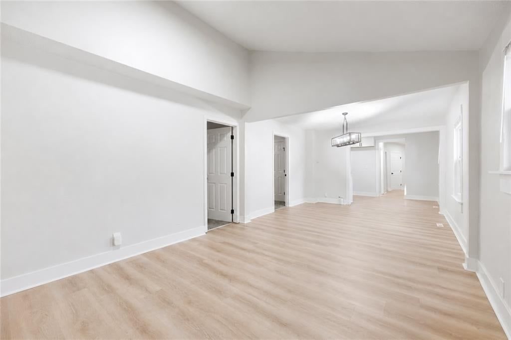 3426 Cypress Avenue, Kansas City, MO: listing photo 3