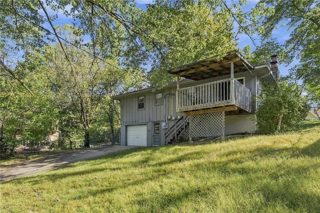 Big backyard at 2206 Wilson Avenue, Leavenworth, KS 66048