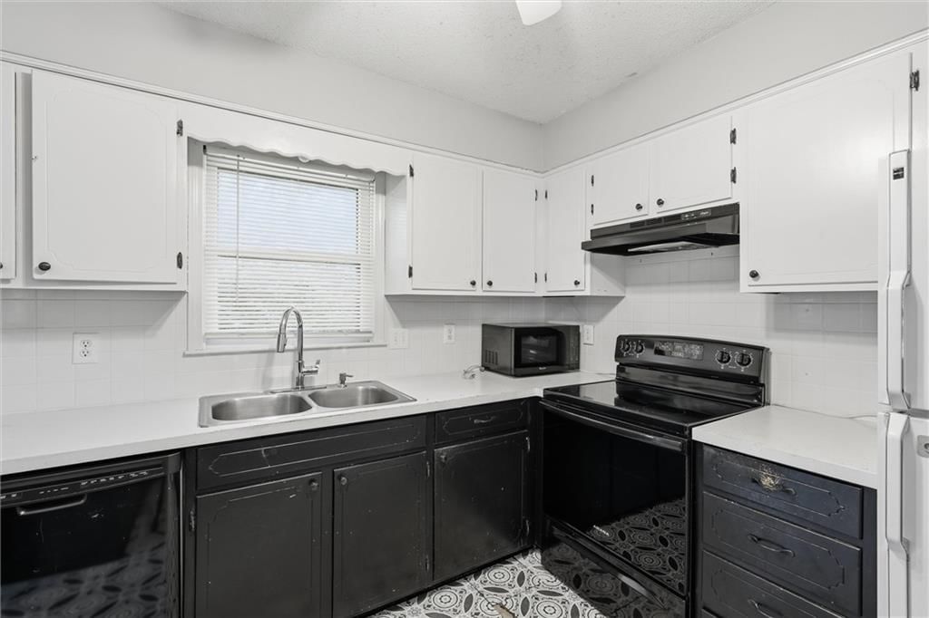 Photo 11 of 31 - 2206 Wilson Avenue, Leavenworth, KS 66048