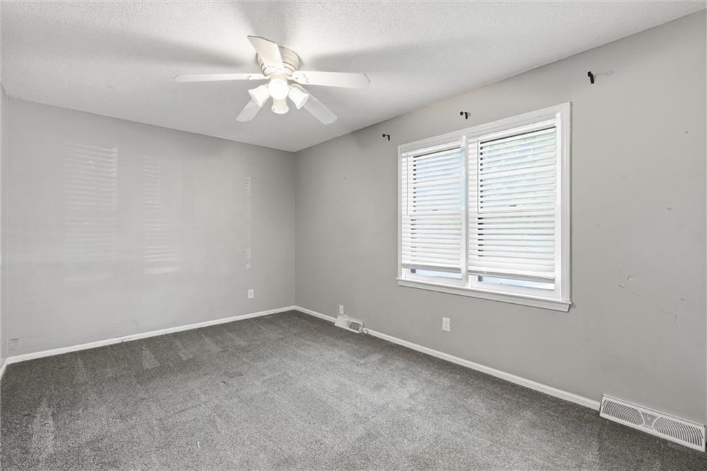 Photo 20 of 31 - 2206 Wilson Avenue, Leavenworth, KS 66048