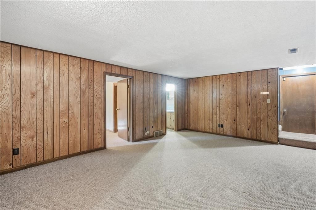 Photo 22 of 31 - 2206 Wilson Avenue, Leavenworth, KS 66048