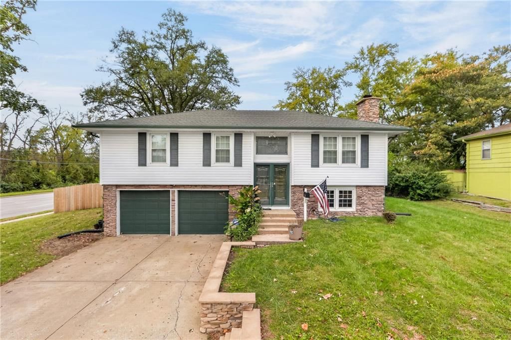 9418 Fairwood Drive, Kansas City, MO