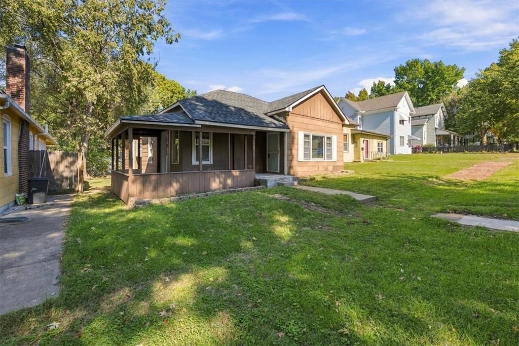 316 Vine Street, Leavenworth, KS: listing photo 2