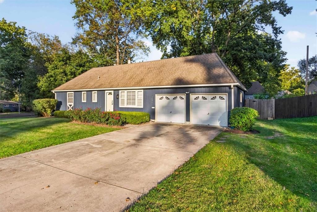7601 Russell Street, Prairie Village, KS: listing photo 2