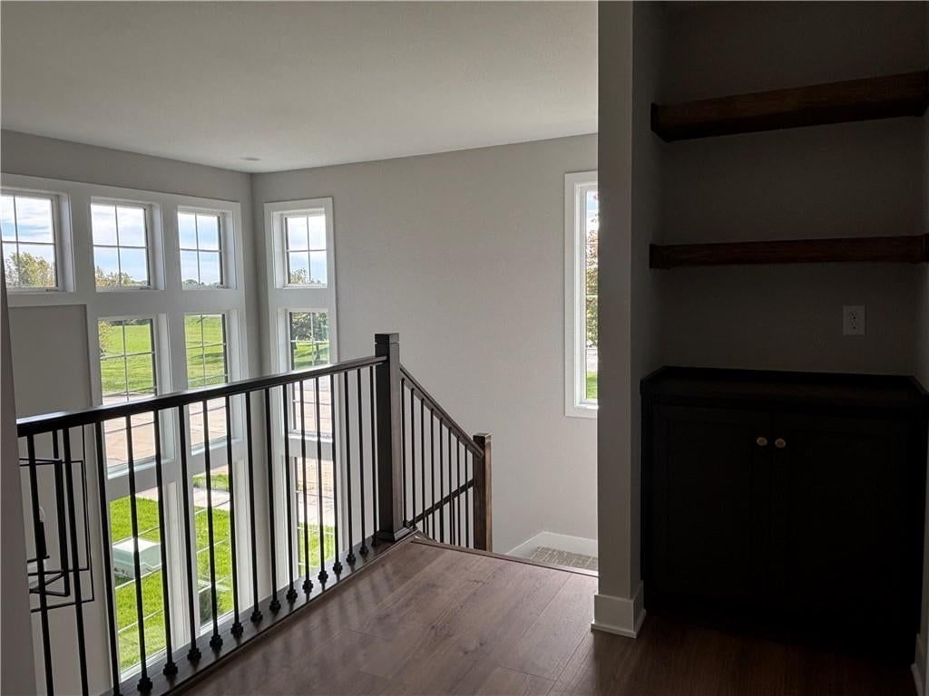 Photo 9 of 20 - 1820 SW Arbormist Drive, Lee's Summit, MO 64082