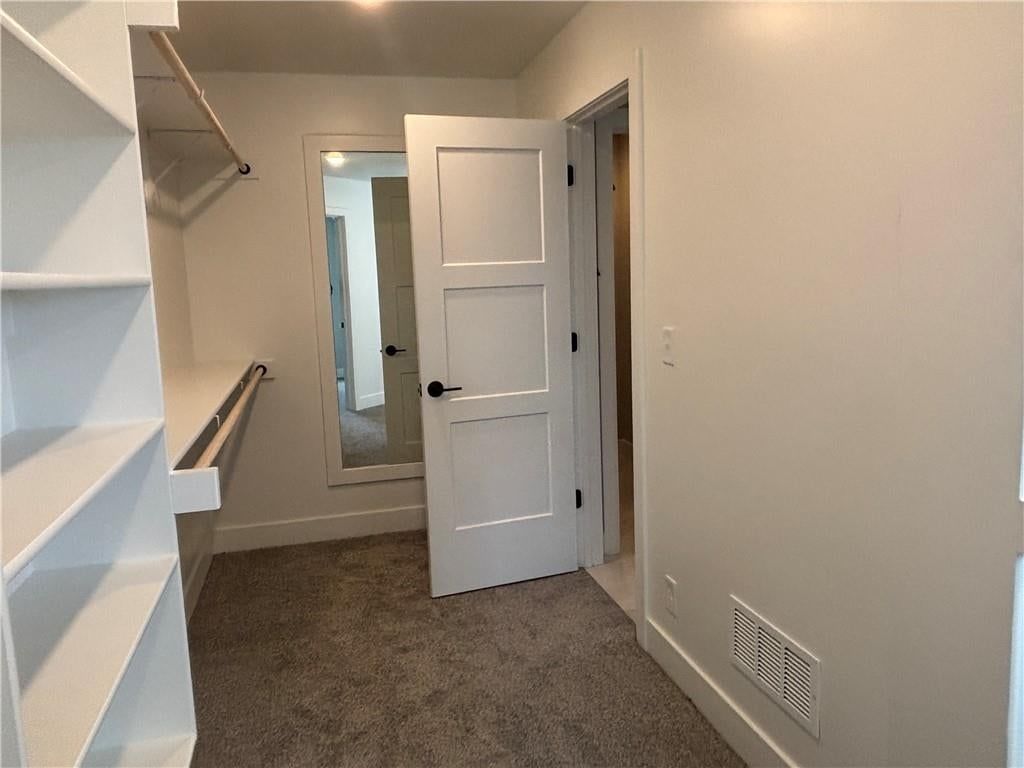Photo 15 of 20 - 1820 SW Arbormist Drive, Lee's Summit, MO 64082