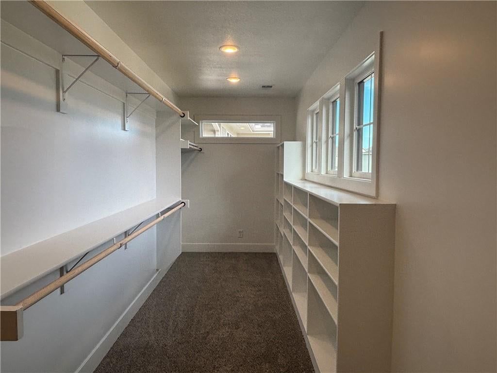 Photo 14 of 20 - 1820 SW Arbormist Drive, Lee's Summit, MO 64082
