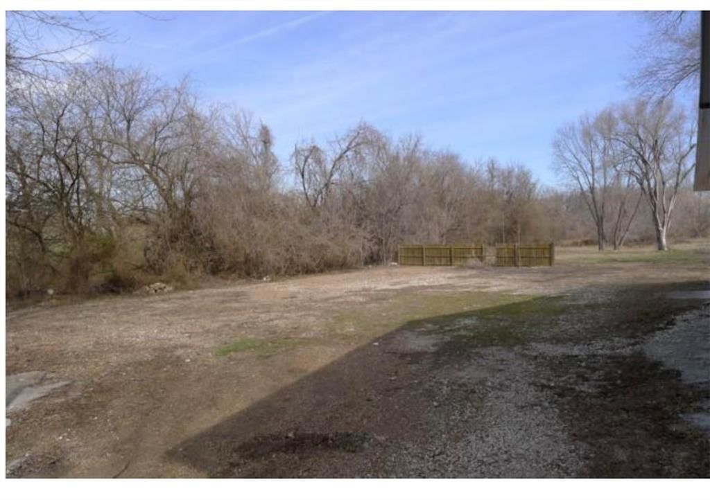 11740 Parallel Parkway, Kansas City, KS: listing photo 2