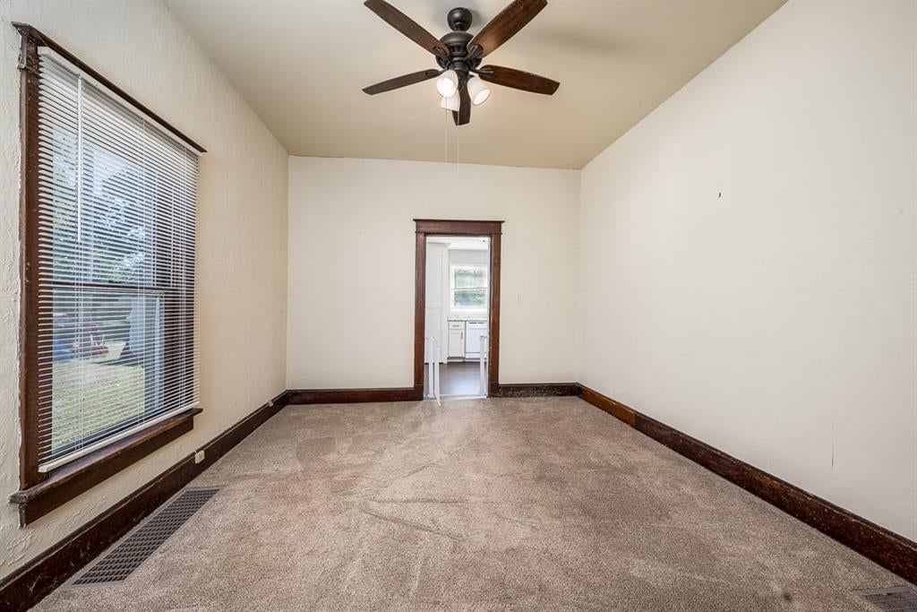 Photo 6 of 18 - 15545 Hickory Street, Basehor, KS 66007