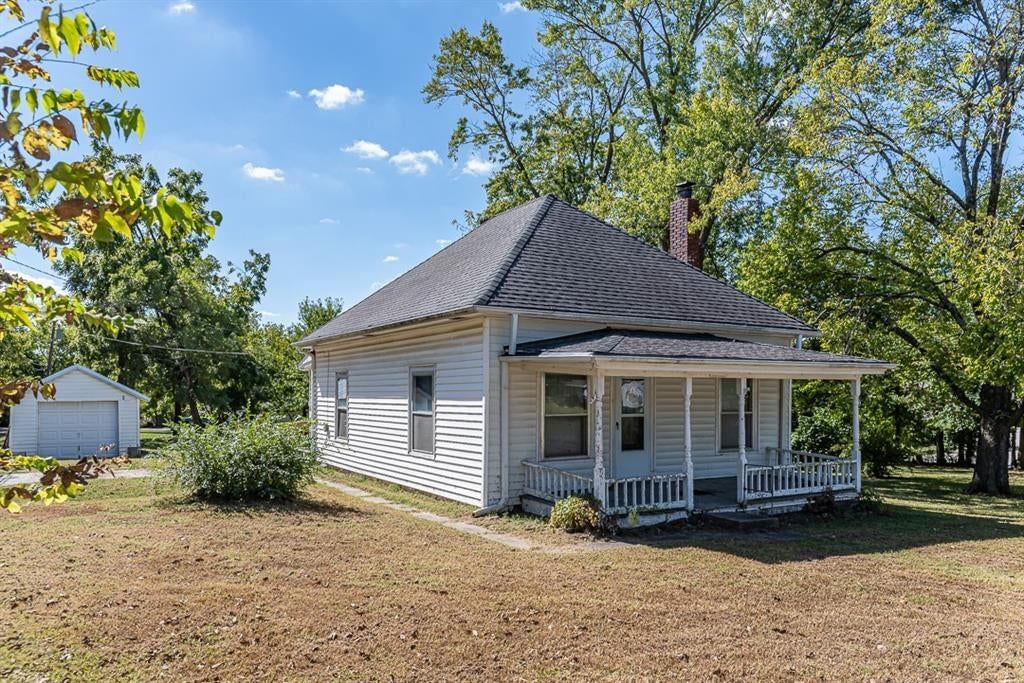 15545 Hickory Street, Basehor, KS
