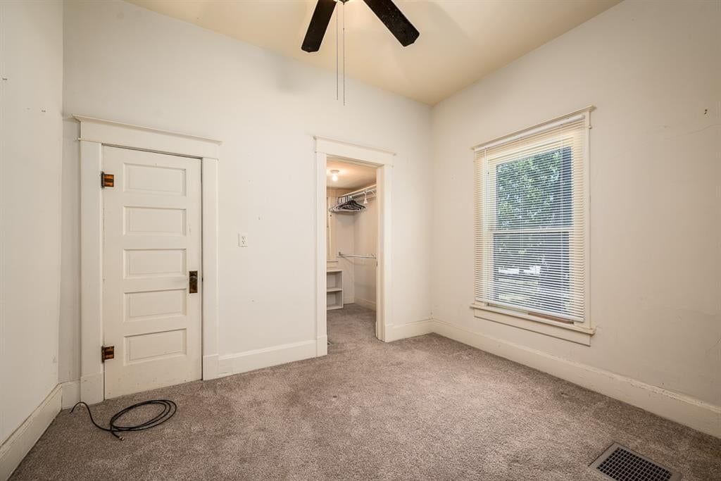 Photo 11 of 18 - 15545 Hickory Street, Basehor, KS 66007