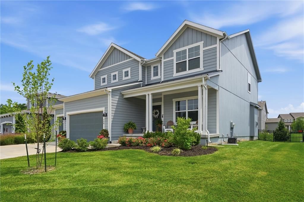 140 SE Riley Street, Blue Springs, MO: listing photo 3