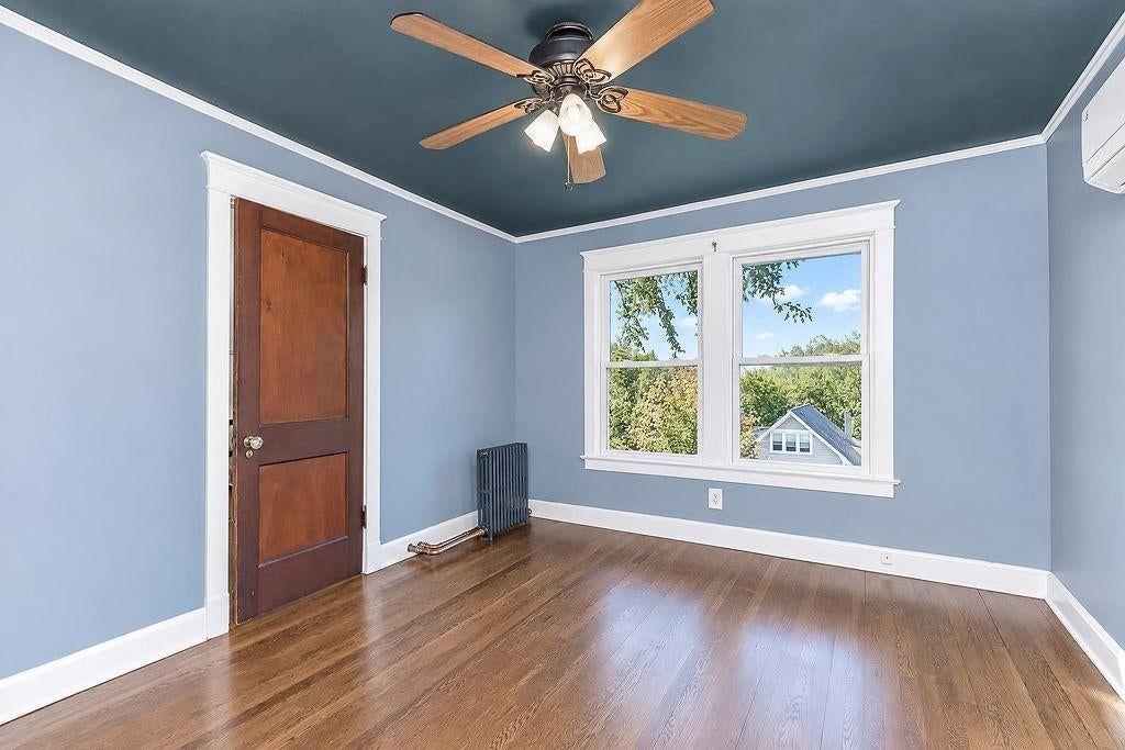 Photo 21 of 28 - 4217 Holmes Street, Kansas City, MO 64110