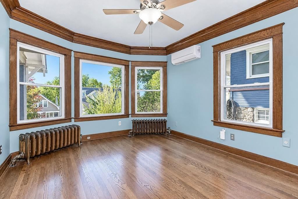 Photo 7 of 28 - 4217 Holmes Street, Kansas City, MO 64110