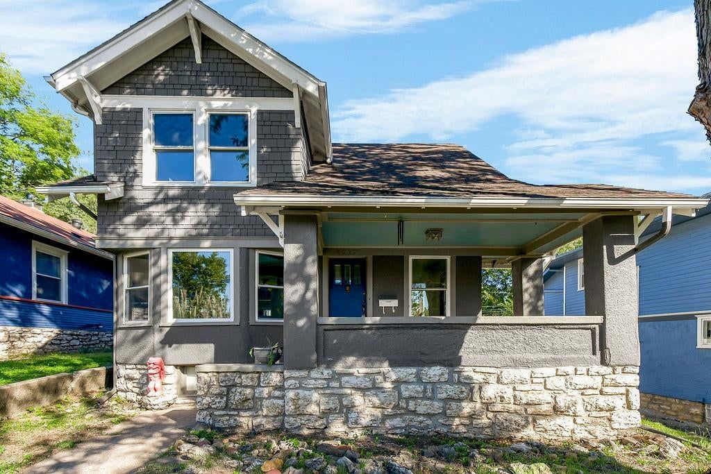 Photo 2 of 28 - 4217 Holmes Street, Kansas City, MO 64110