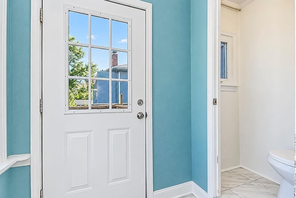 Photo 13 of 28 - 4217 Holmes Street, Kansas City, MO 64110