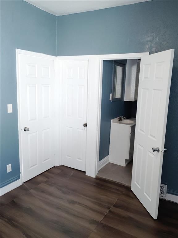 Photo 12 of 19 - 3421 Flora Avenue, Kansas City, MO 64109