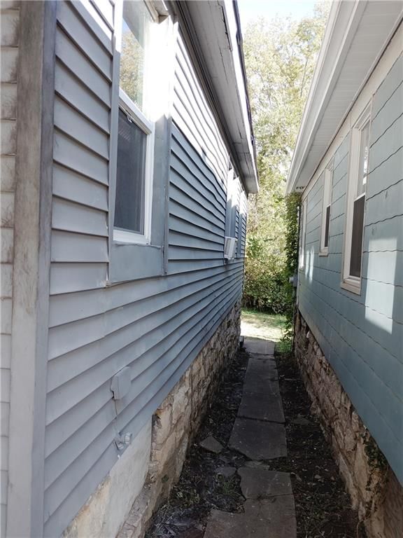 3421 Flora Avenue, Kansas City, MO: listing photo 3