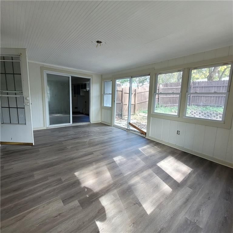 Photo 26 of 58 - 11909 E Kentucky Avenue, Sugar Creek, MO 64054