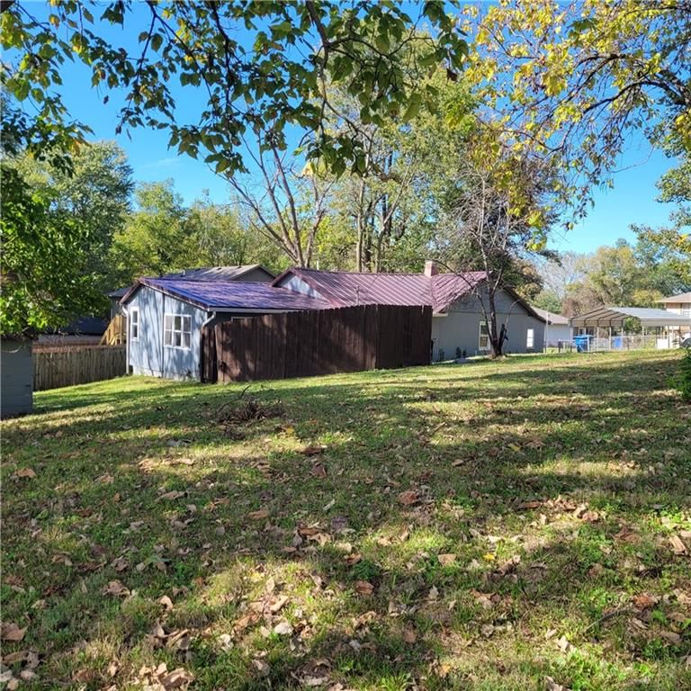 Photo 15 of 58 - 11909 E Kentucky Avenue, Sugar Creek, MO 64054