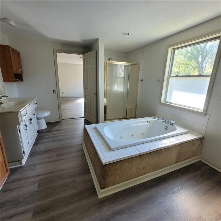 Photo 36 of 58 - 11909 E Kentucky Avenue, Sugar Creek, MO 64054
