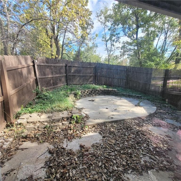 Photo 14 of 58 - 11909 E Kentucky Avenue, Sugar Creek, MO 64054
