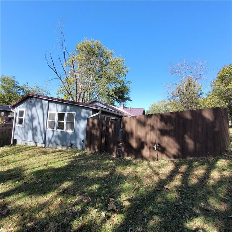 Photo 54 of 58 - 11909 E Kentucky Avenue, Sugar Creek, MO 64054