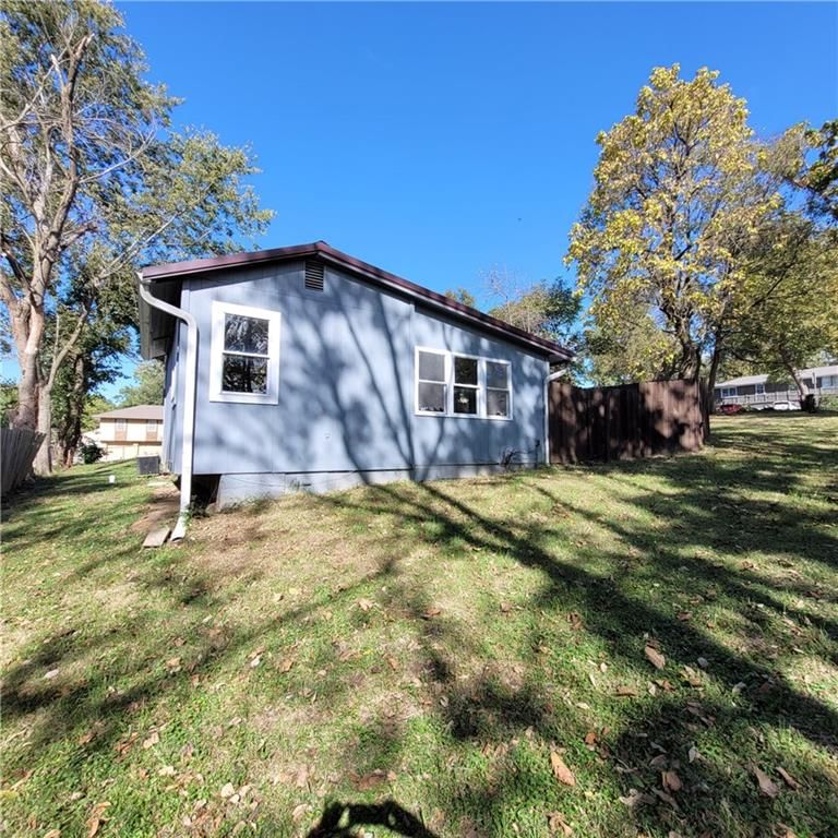 Photo 52 of 58 - 11909 E Kentucky Avenue, Sugar Creek, MO 64054