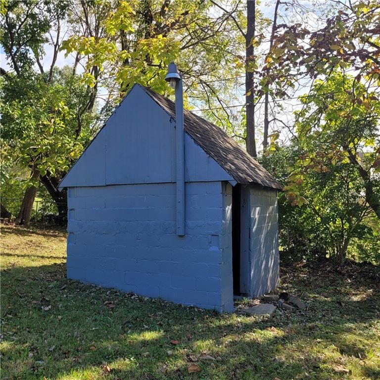 Photo 51 of 58 - 11909 E Kentucky Avenue, Sugar Creek, MO 64054