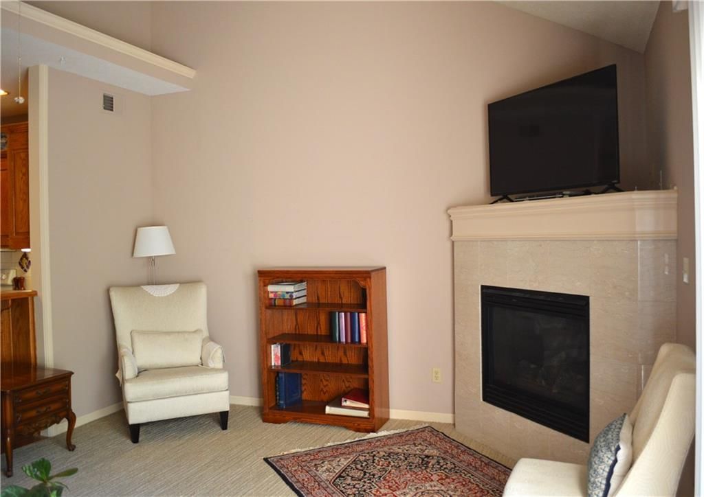 Photo 5 of 12 - 3101 NE 63 Terrace, Gladstone, MO 64119