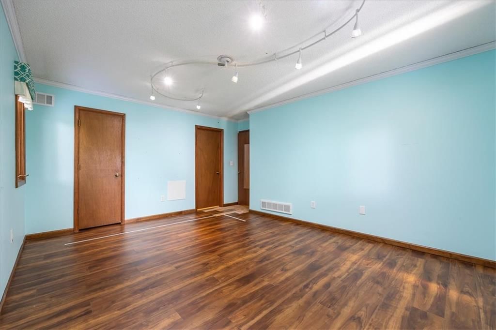 Photo 14 of 27 - 14705 W 91st Place, Lenexa, KS 66215