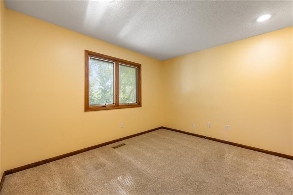Photo 19 of 27 - 14705 W 91st Place, Lenexa, KS 66215