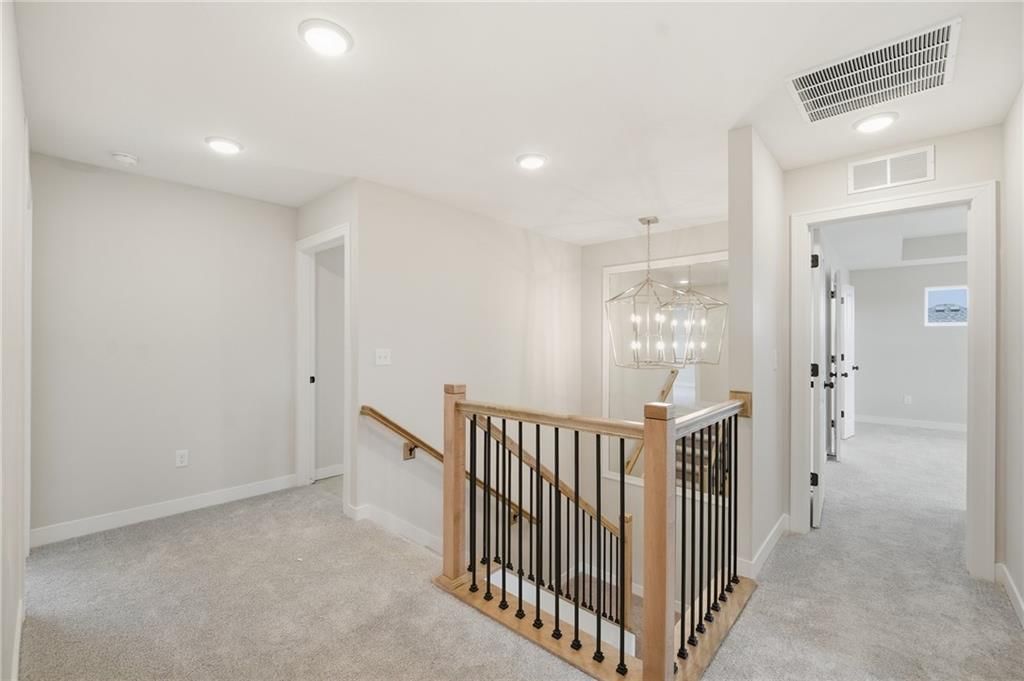 Photo 17 of 33 - 18555 W 195th Street, Spring Hill, KS 66083