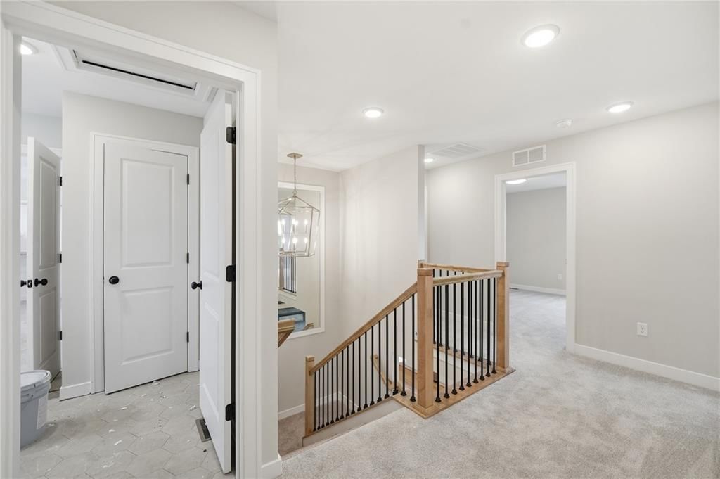 Photo 27 of 33 - 18555 W 195th Street, Spring Hill, KS 66083