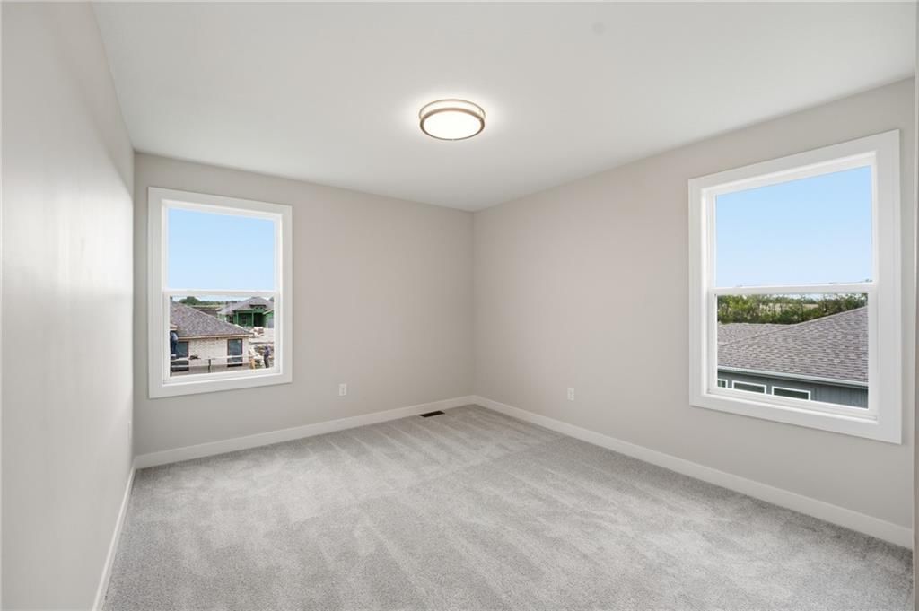 Photo 21 of 33 - 18555 W 195th Street, Spring Hill, KS 66083